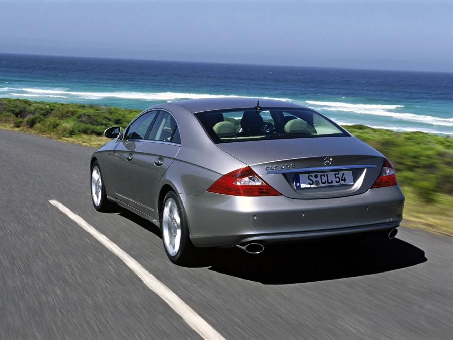  Mercedes-Benz CLS500 2004 года  (фото 18 из 30)